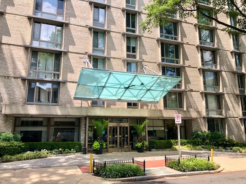 Front Entrance - 950 25th St NW