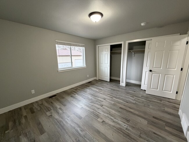 Building Photo - 1335 Lynn Ave