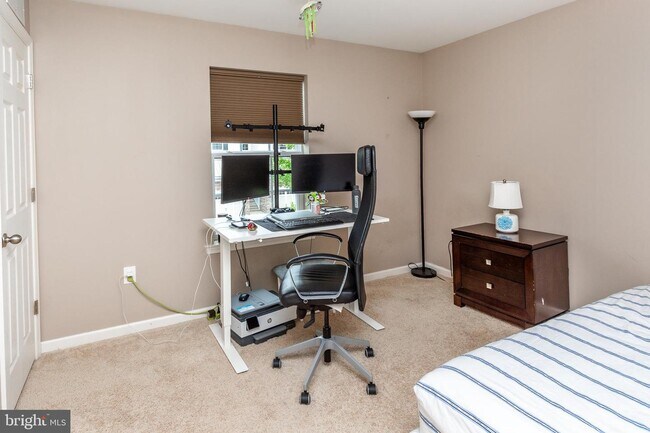 Building Photo - 27 Braeburn Dr