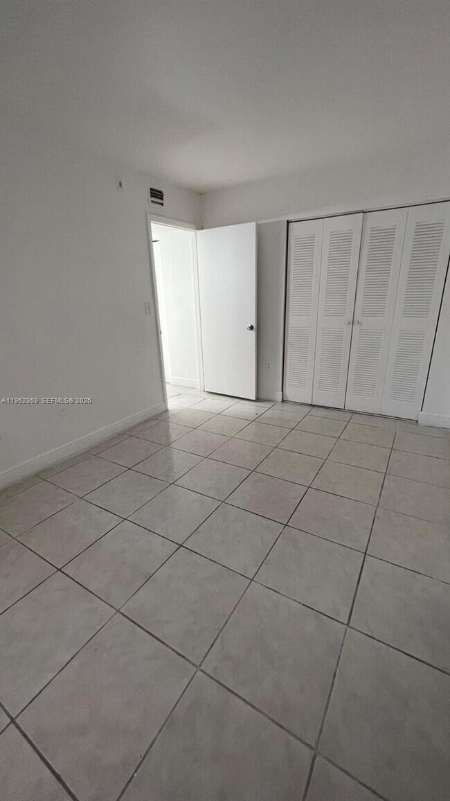 Building Photo - 5200 NW 31st Ave