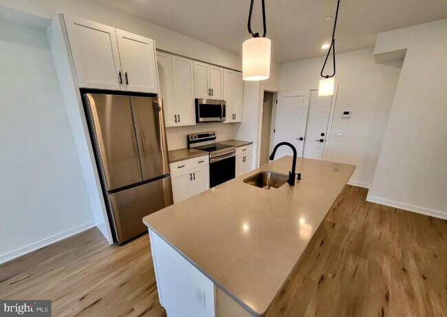 Building Photo - 22 E Rittenhouse St