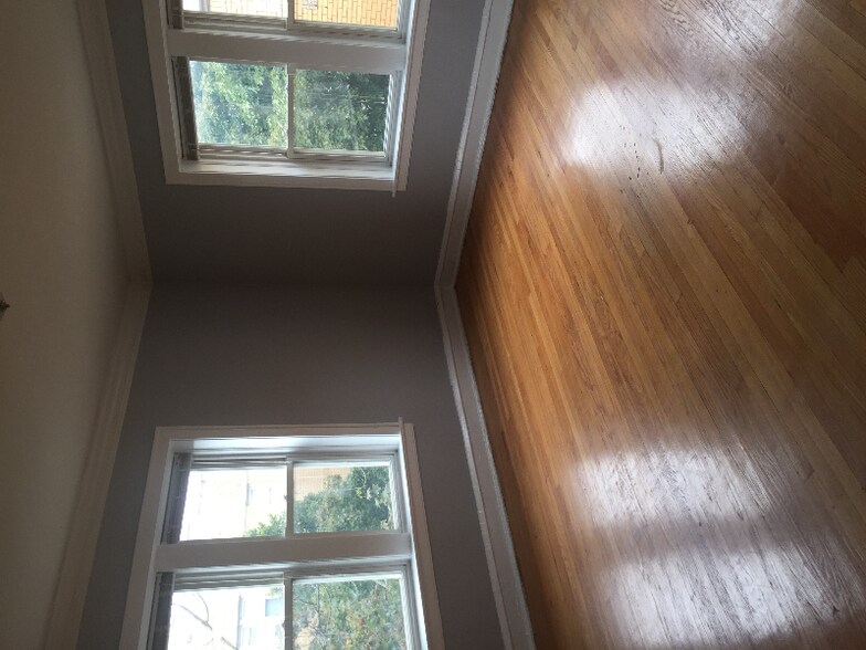 Building Photo - 2349 N Kenneth Ave