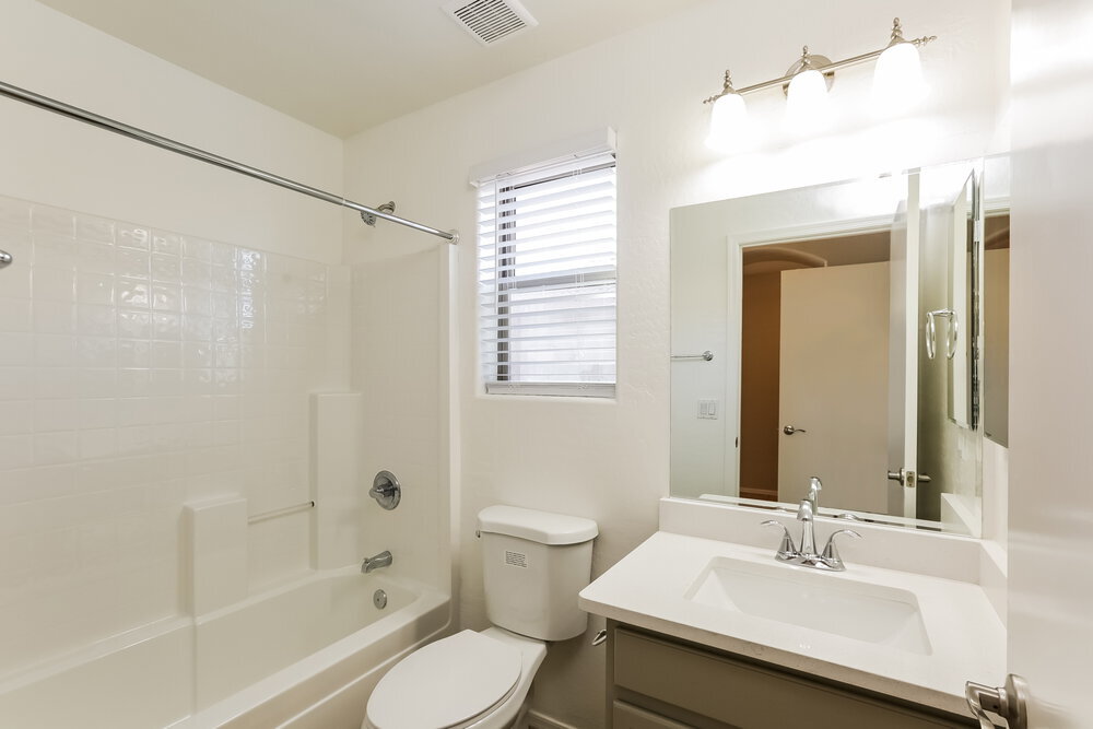 Building Photo - 6622 S 23rd Ave