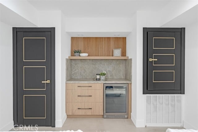 Building Photo - 430 W Kenneth Rd