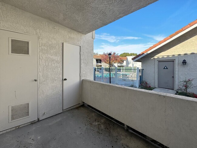 Building Photo - Stylish 2BD/2BA Condo in Mira Mesa's Summit Ridge Community with Private Patio & Pool Access