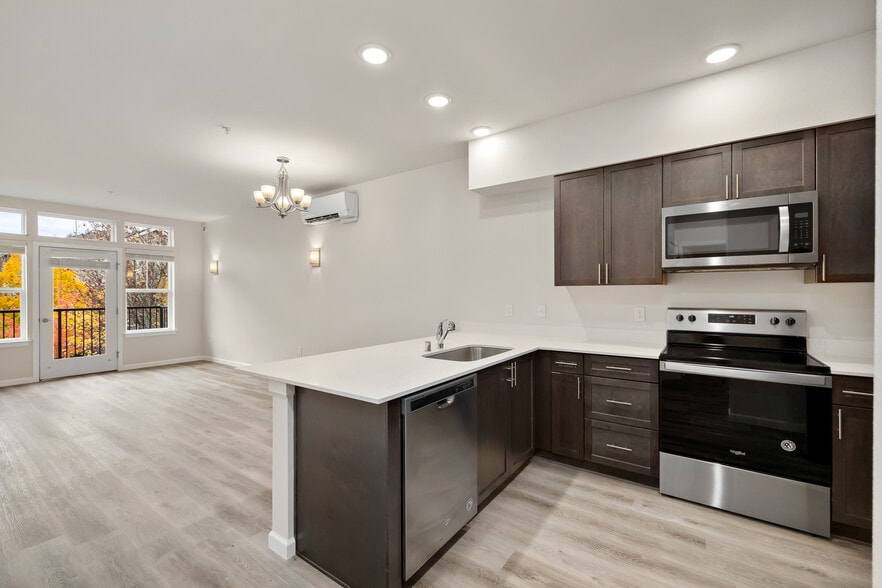 Building Photo - Ward Lake Apartments