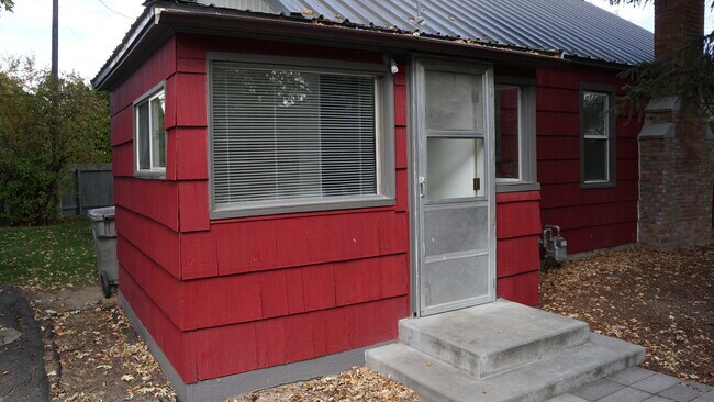 Building Photo - Charming 3 bedroom, 2 bathroom Home by the Foothills and Close to Downtown Boise