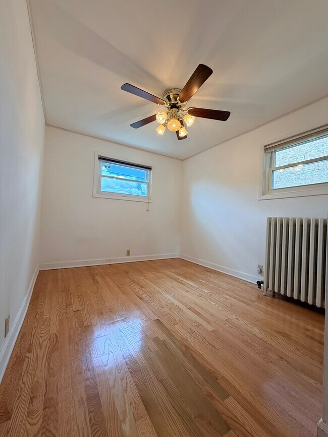 Building Photo - 2618 73rd Ave