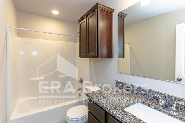 Building Photo - 2072 Dade Loop