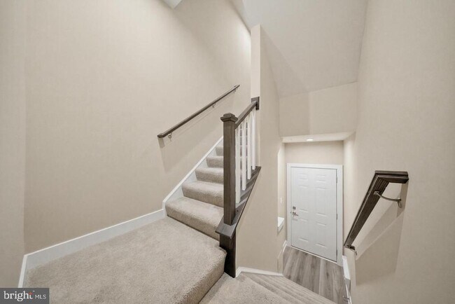 Building Photo - 24274 Thurso Sq