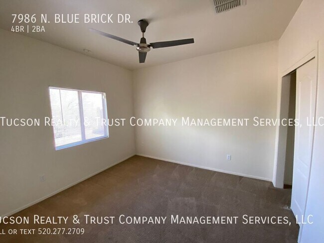 Building Photo - 7986 N Blue Brick Dr