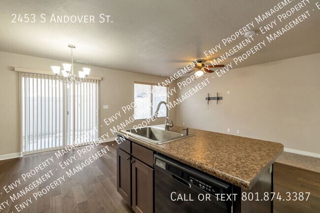 Building Photo - 2453 Andover St