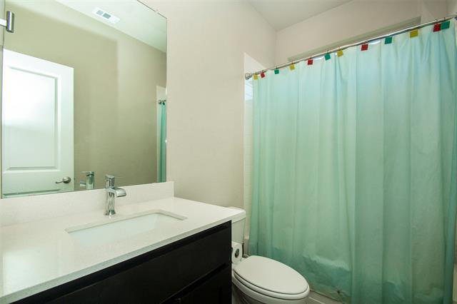 Building Photo - 11437 Leeson St