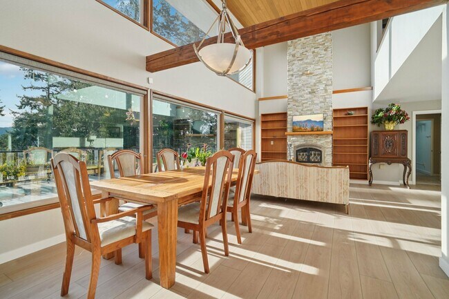 Building Photo - 5408 Sunset Ave