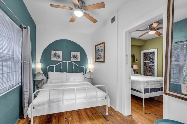 Building Photo - 314 NE 26th Terrace