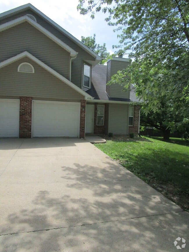 Building Photo - 4934-4936 W. Millbrook Dr.