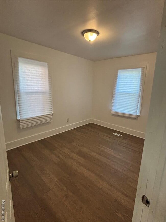 Building Photo - 3008 Cortland St