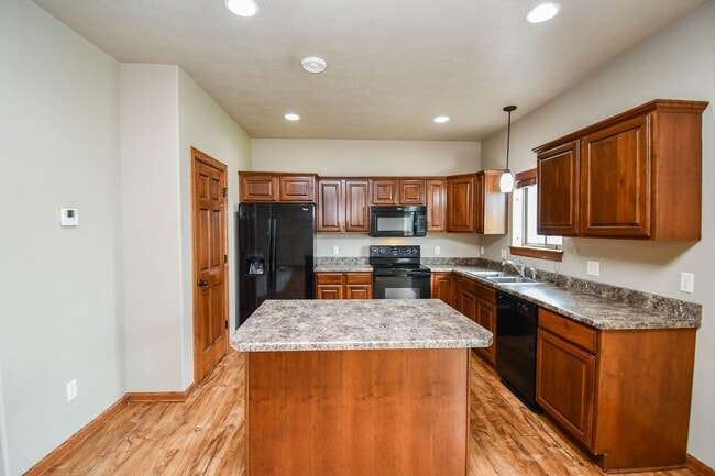 Building Photo - 8413 W 53rd St