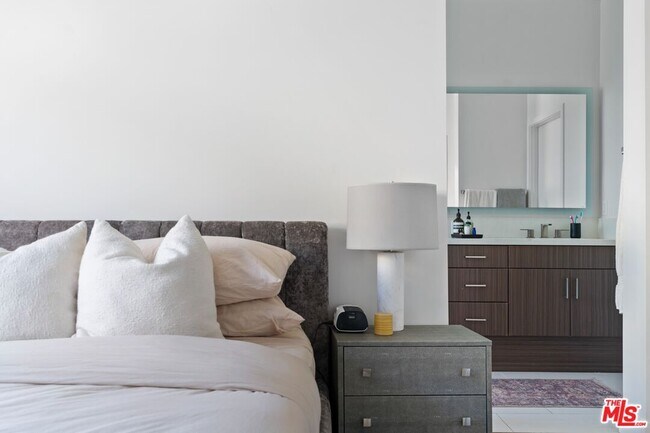 Building Photo - 1902 Liberty Ct