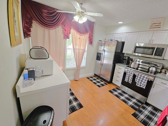 Building Photo - 5 Heather Trace Dr