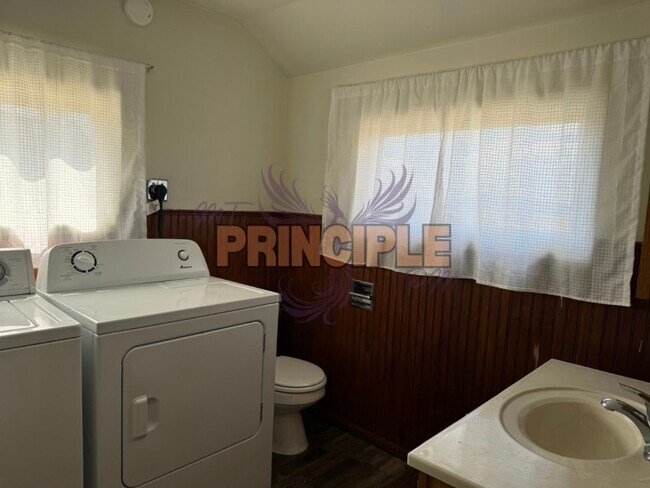 Building Photo - 40 Blue Wing St