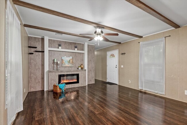 Building Photo - 211 Woodstock