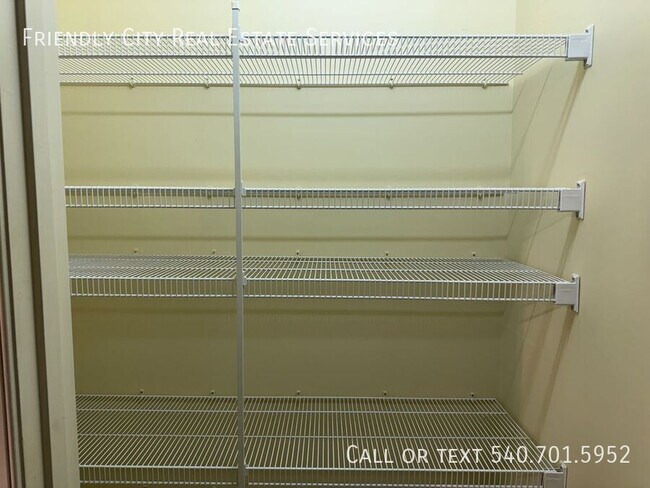 Building Photo - Beautiful Duplex at Spring Oaks