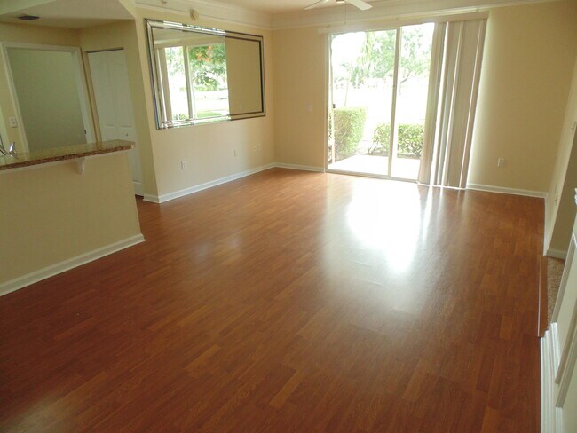 Building Photo - 2050 Alta Meadows Ln