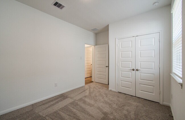 Building Photo - 24811 Harrow Mdw Dr