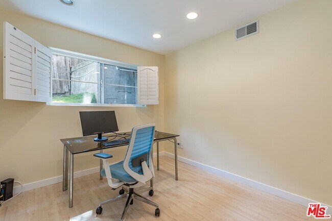 Building Photo - 23639 Clover Trail