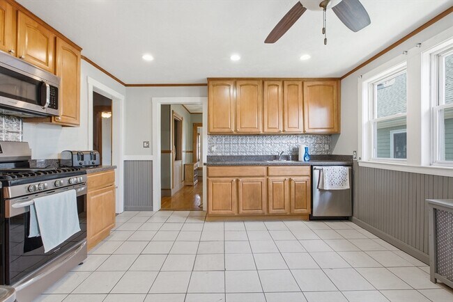 Building Photo - 5 Franconia St