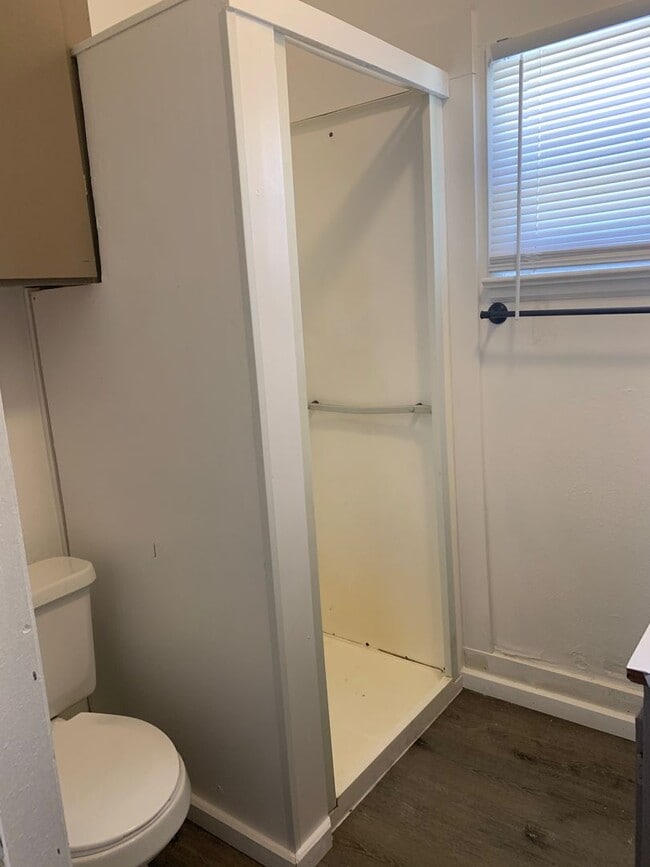 Building Photo - 1 bedroom 1 bath house located in Kellogg, Idaho.