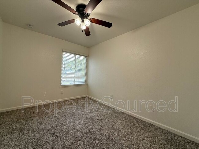 Building Photo - 426 J St