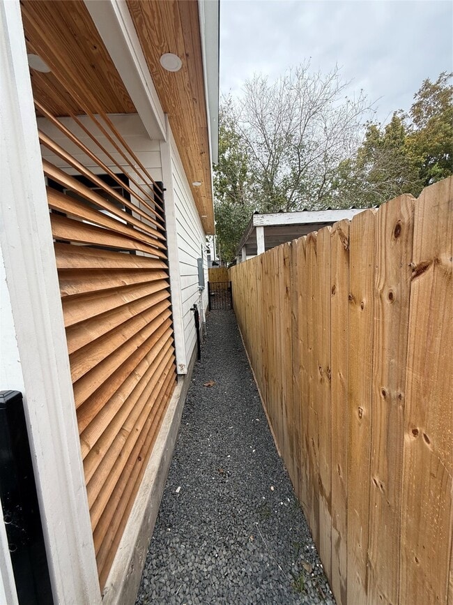 Building Photo - 1815 McKee St