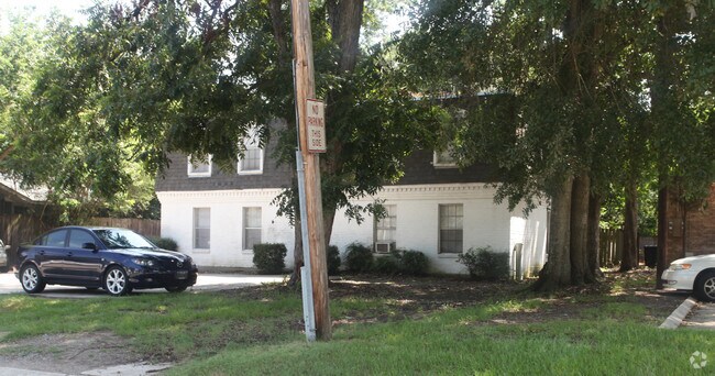 Building Photo - 353 West Dr