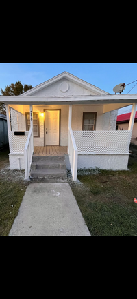 Building Photo - Cozy Plant City Bungalow