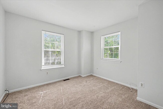 Building Photo - 678 Newbridge Ct