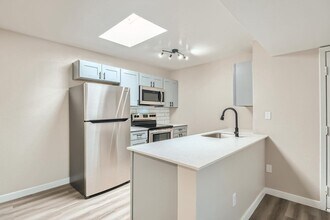 Building Photo - Rise on McClintock