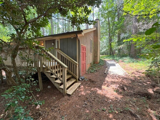 Building Photo - 285 High Meadow Dr