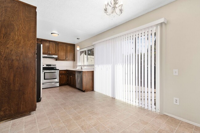 Building Photo - 11487 Matinal Cir