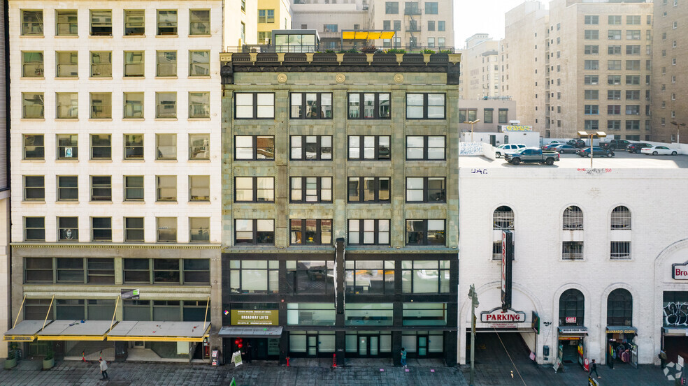 Building Photo - The Broadway Lofts