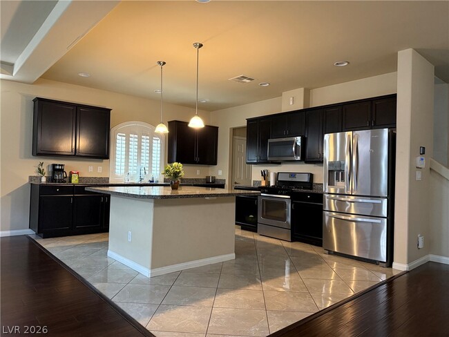 Building Photo - 6073 Crown Palms Ave
