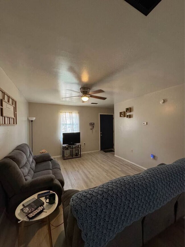 Building Photo - Townhouses - Exeter, MO