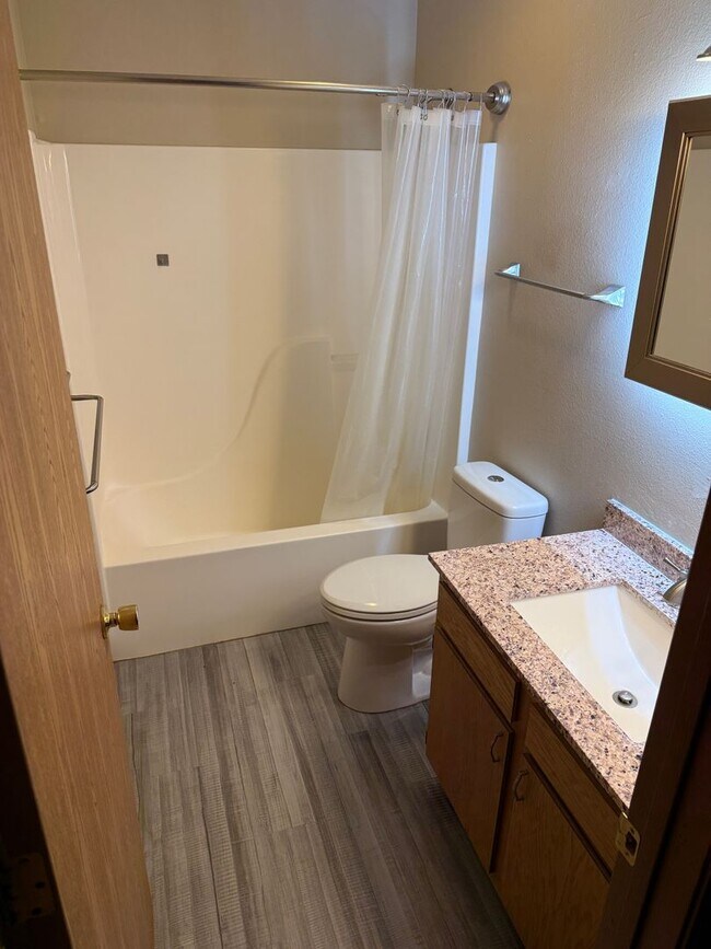 Building Photo - 3140 Stratus Dr