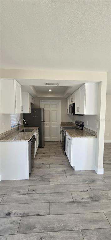 Building Photo - 3722 Rosemary Dr