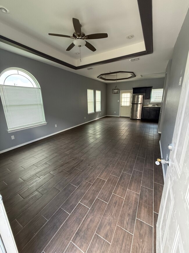 Building Photo - 2908 Rosemary Dr