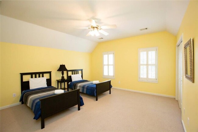 Building Photo - 2531 Old Salem Cir SE