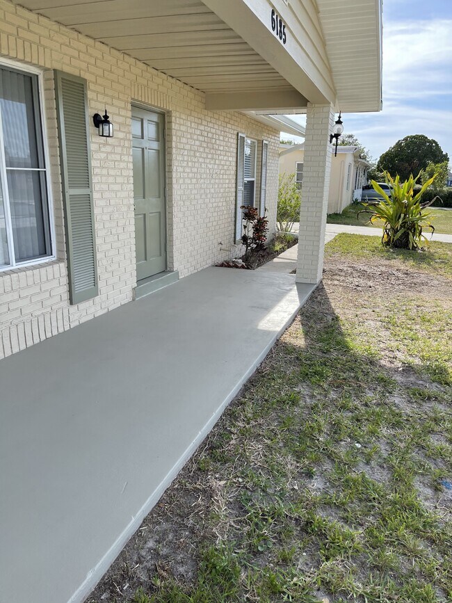 Building Photo - 6185 Deming Ave