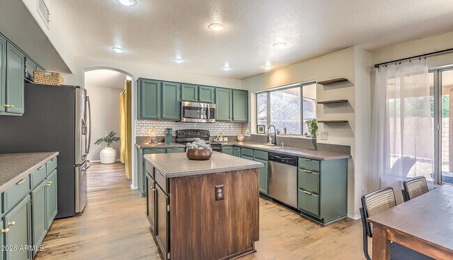 Building Photo - Single Family Home For Rent