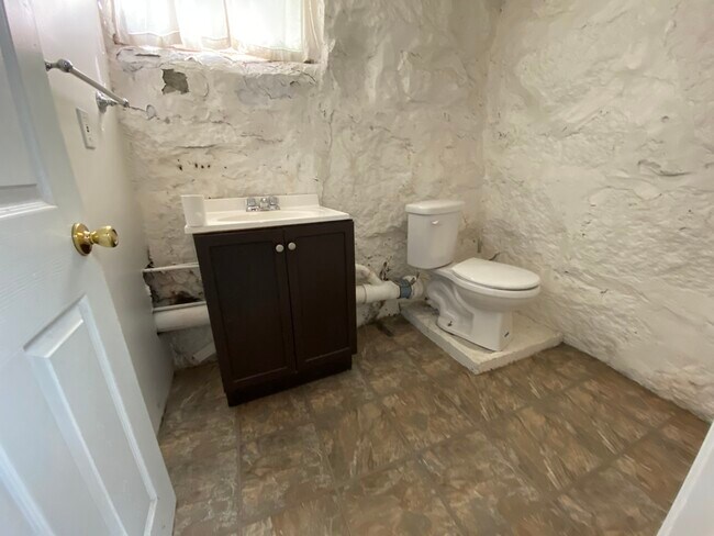 Building Photo - 482 Beale St